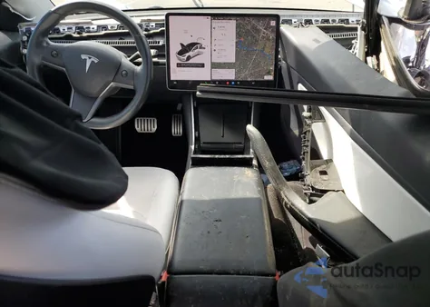 2019 Tesla Model 3 z USA, uszkodzony, nr VIN 5YJ3E1EB1KF407084